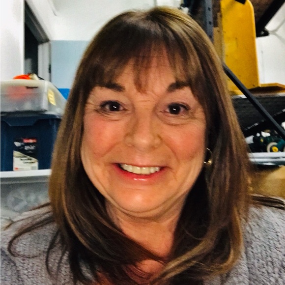 Meet your Posher, Vicki - Picture 2 of 2